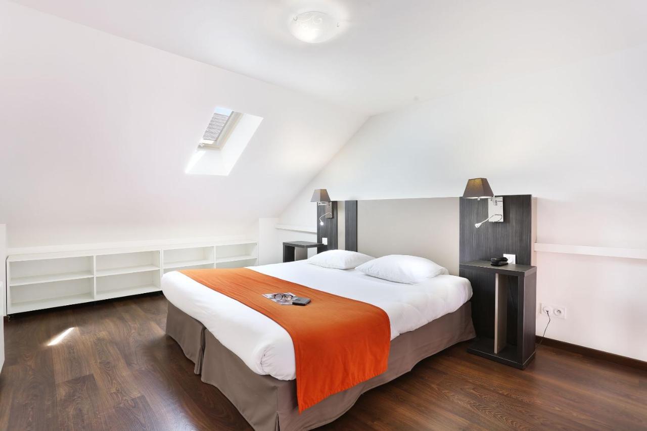 One-Bedroom Apartment (4 Adults),1348859327:JPEG